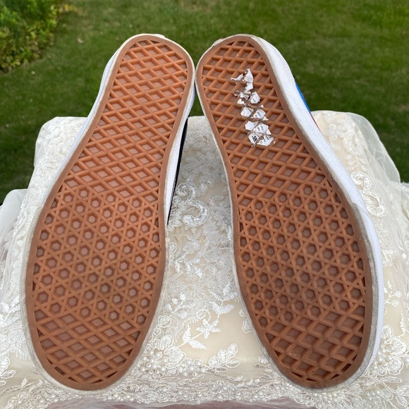 WOMENS VANS OFF THE WALL SNEAKERS - Picture 7 of 10